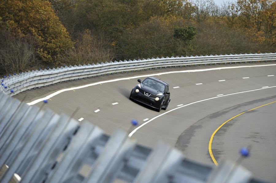  Nissan Juke-R Concept 2012 года  (фото 8 из 41)